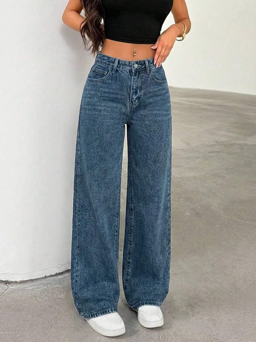 niebieskie spodnie jeans