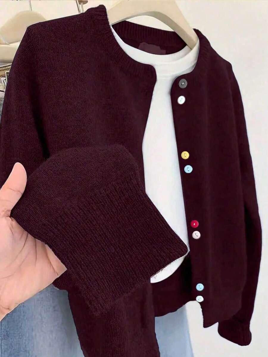 bordowy sweter guziki