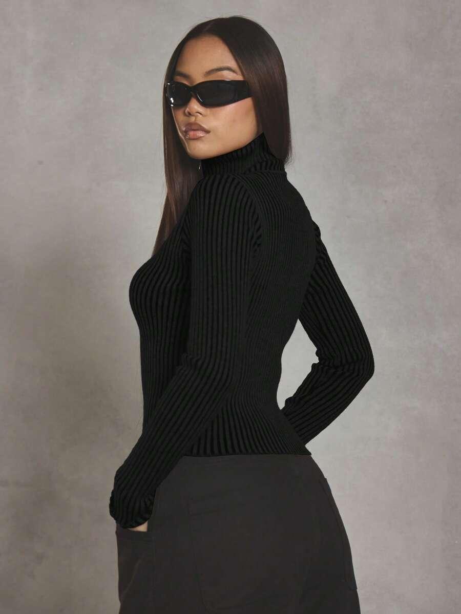 CZARNY DZIANINOWY SWETER 