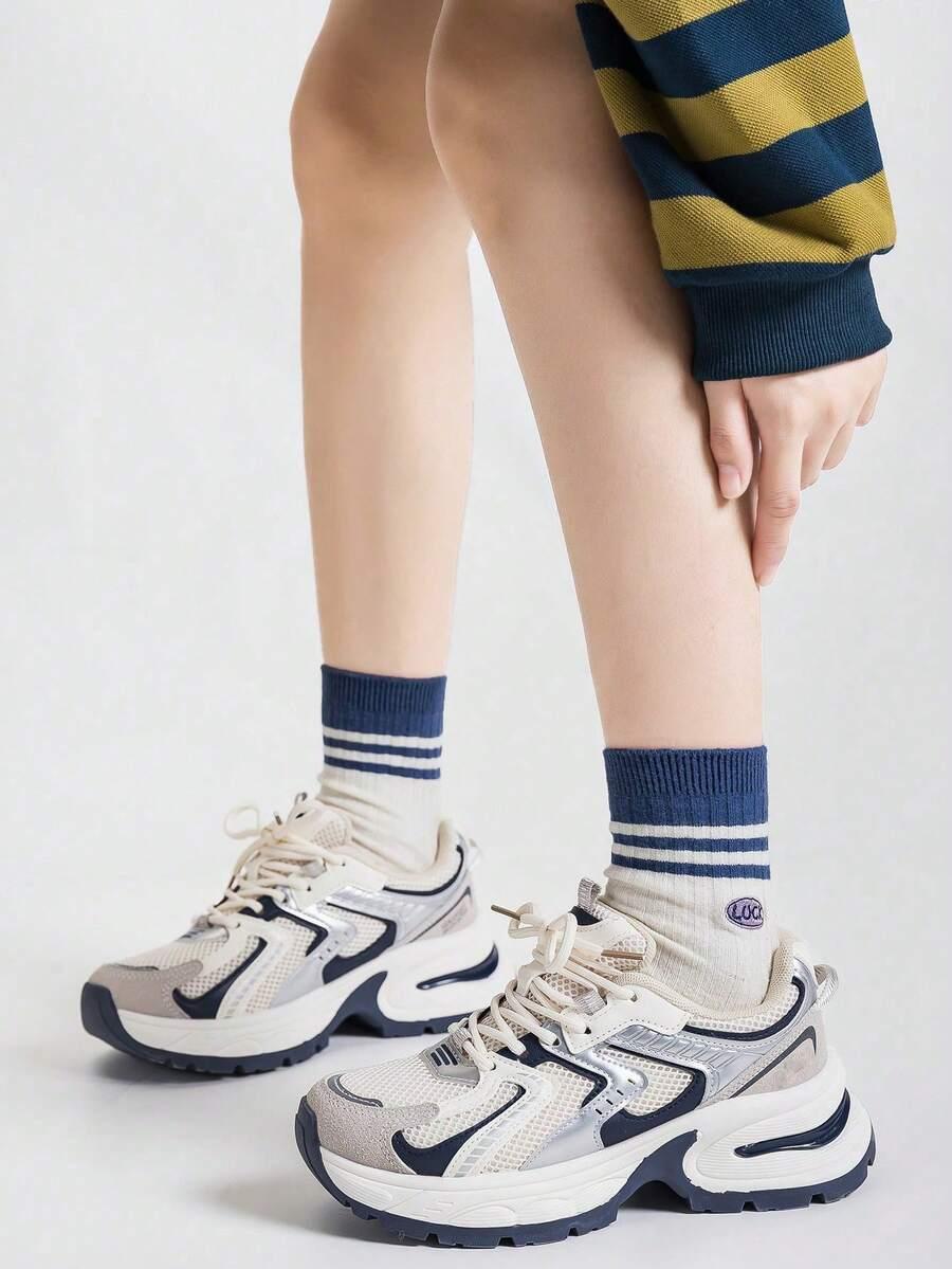 SZNUROWANE BUTY SPORTOWE