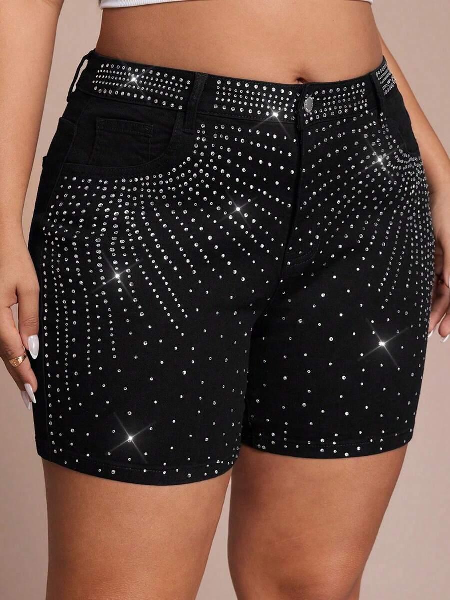 czarne spodenki jeans zdobienie