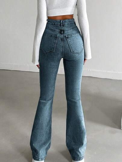 niebieskie spodnie jeans 