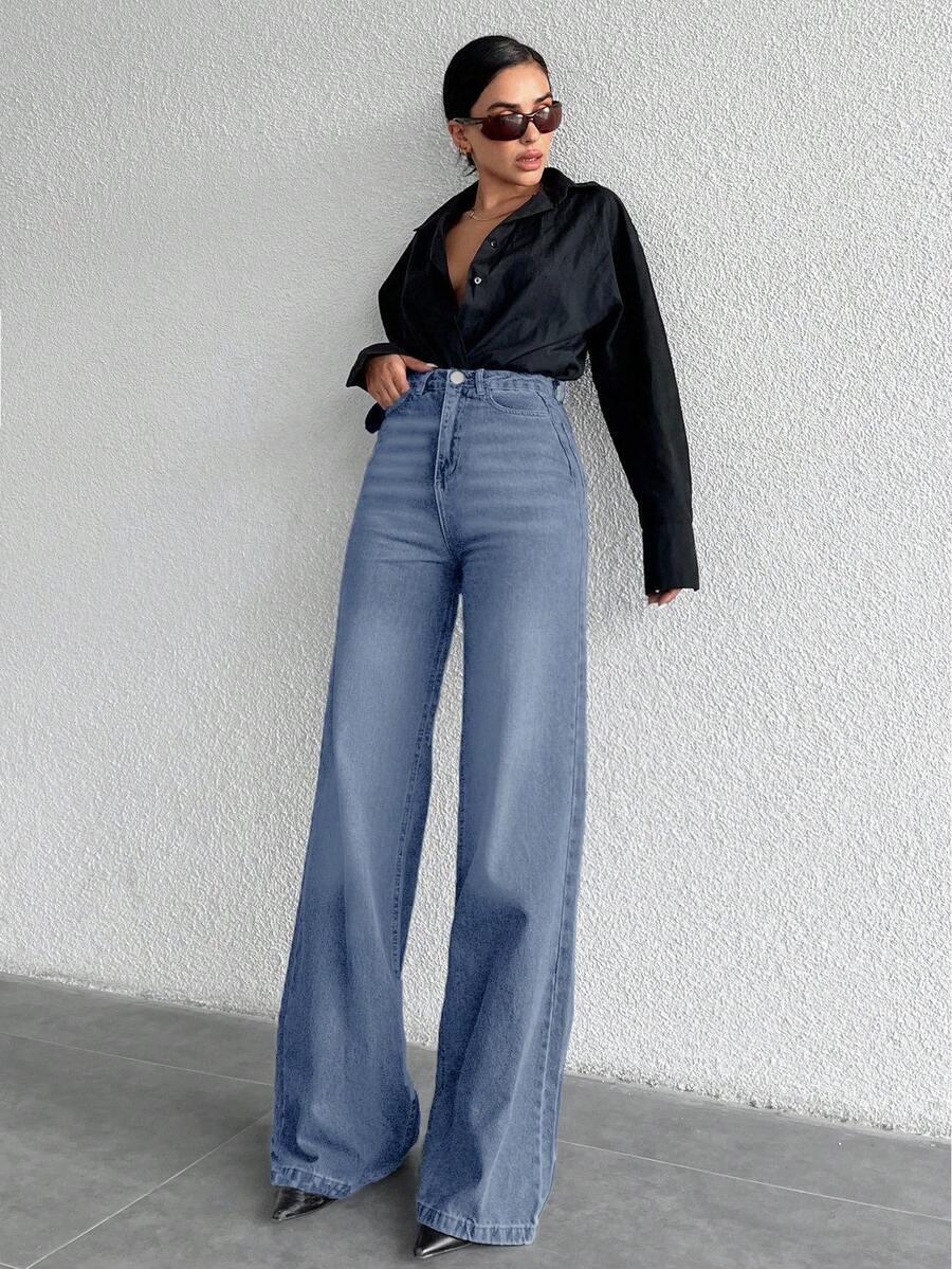 niebieskie spodnie jeans