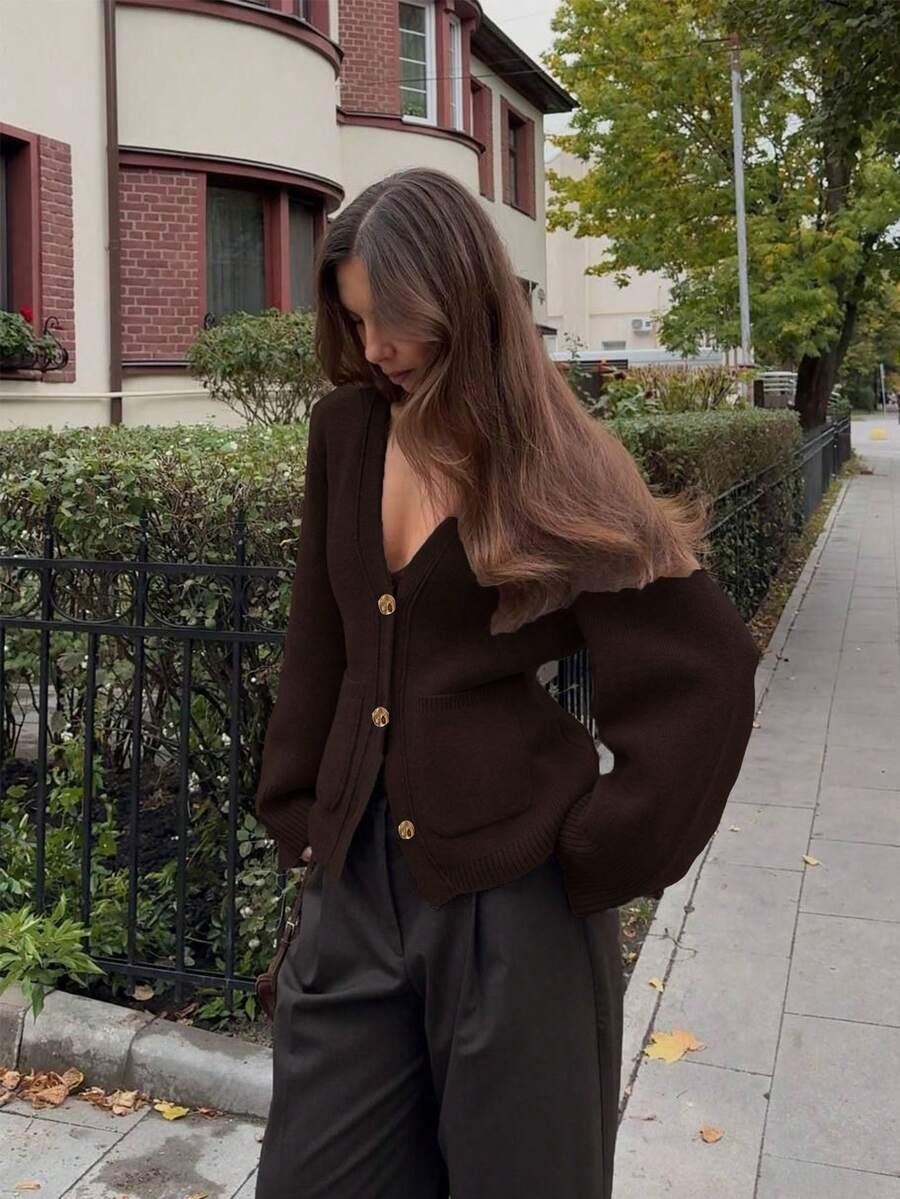 brązowy sweter guziki