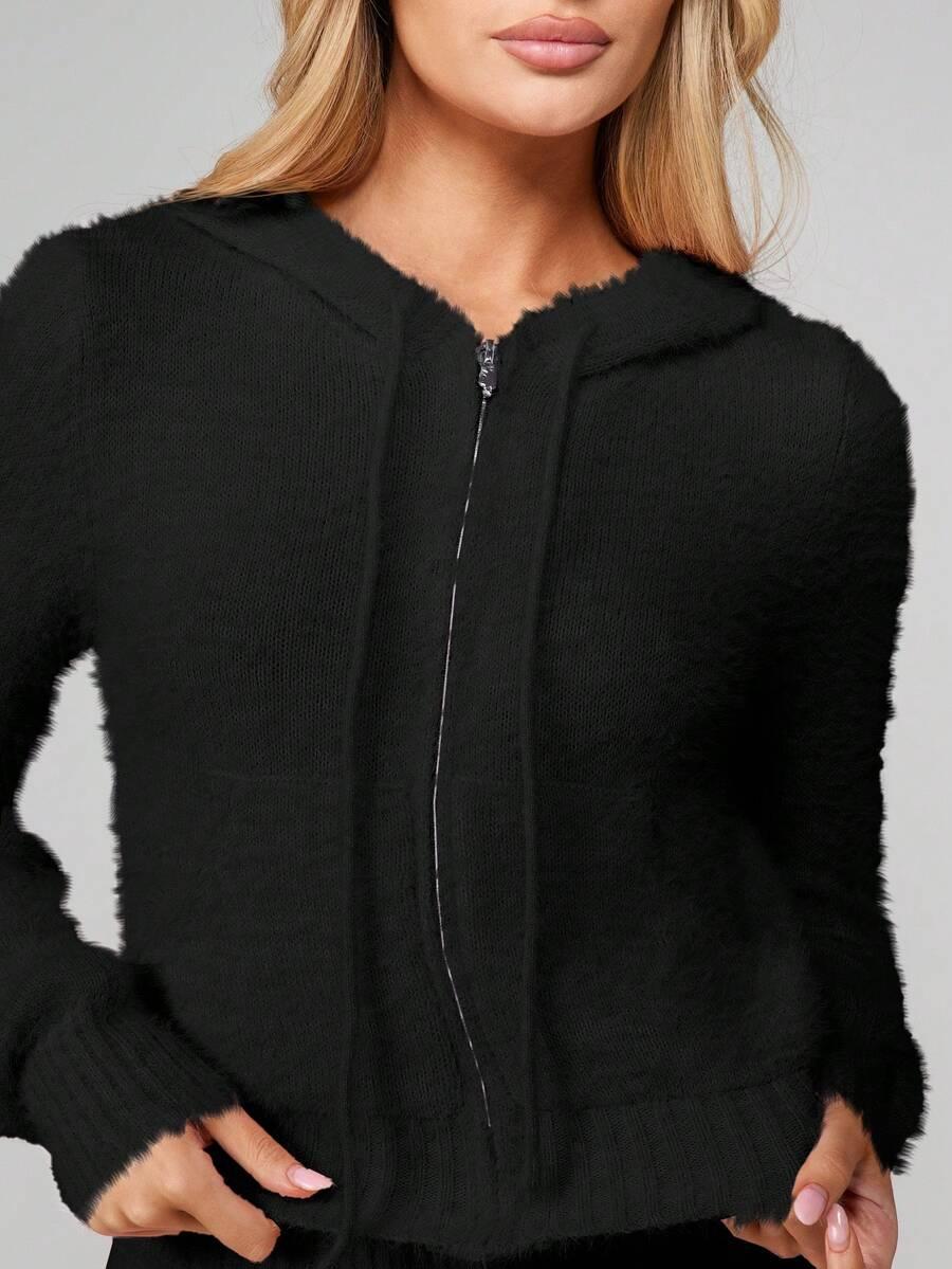 czarna bluza z kapturem