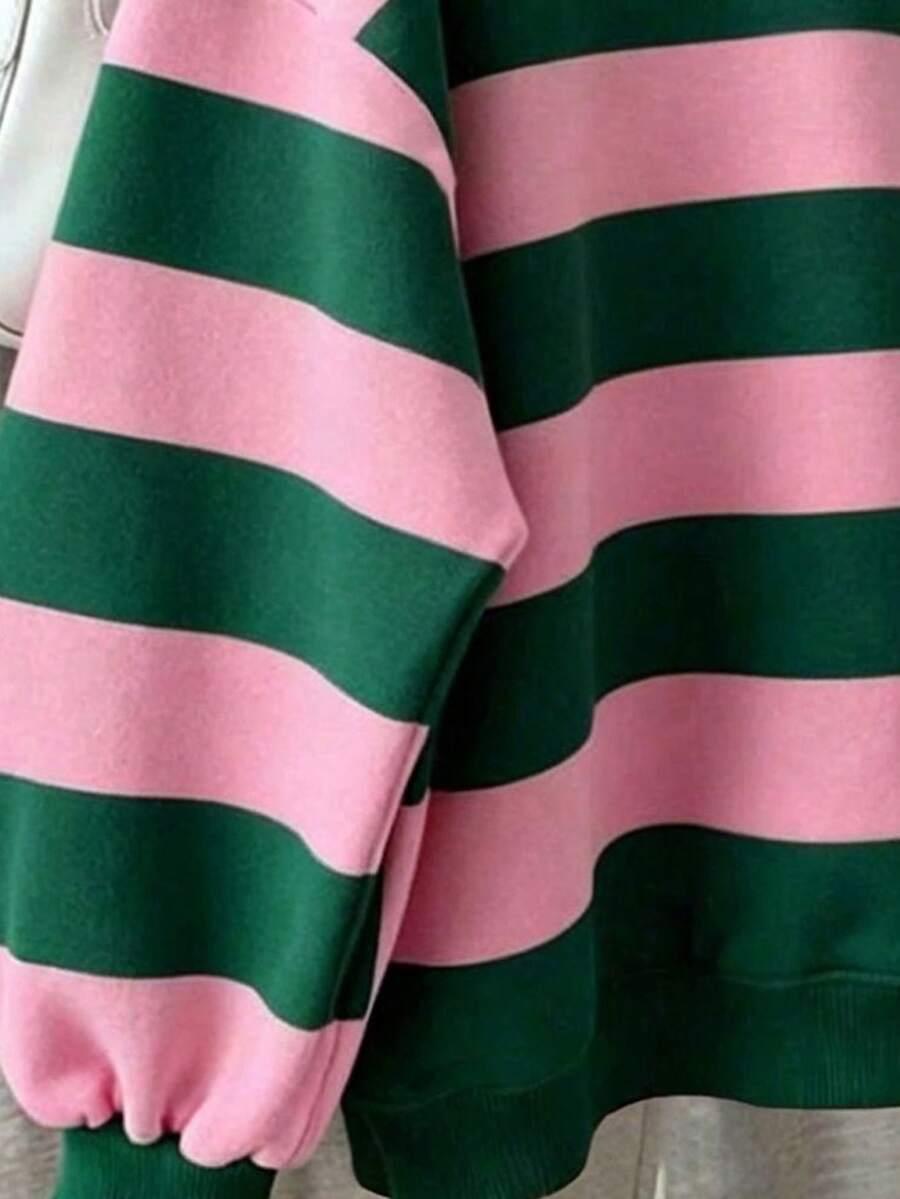BLUZA Z KAPTUREM WZÓR PASKI