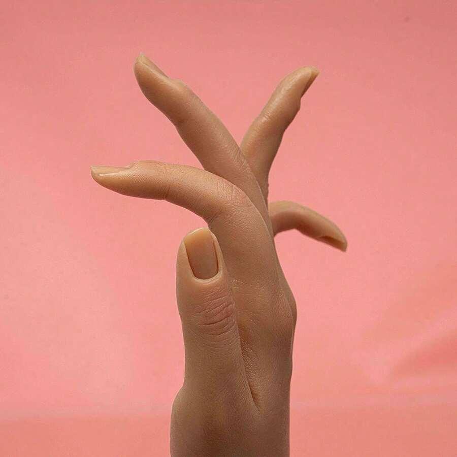 SZTUCZNA DŁOŃ DO ĆWICZEŃ MANICURE