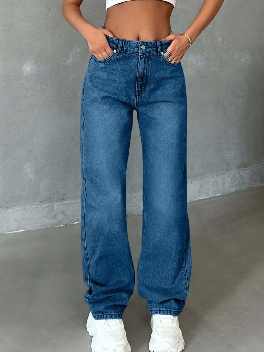 niebieskie spodnie jeans 