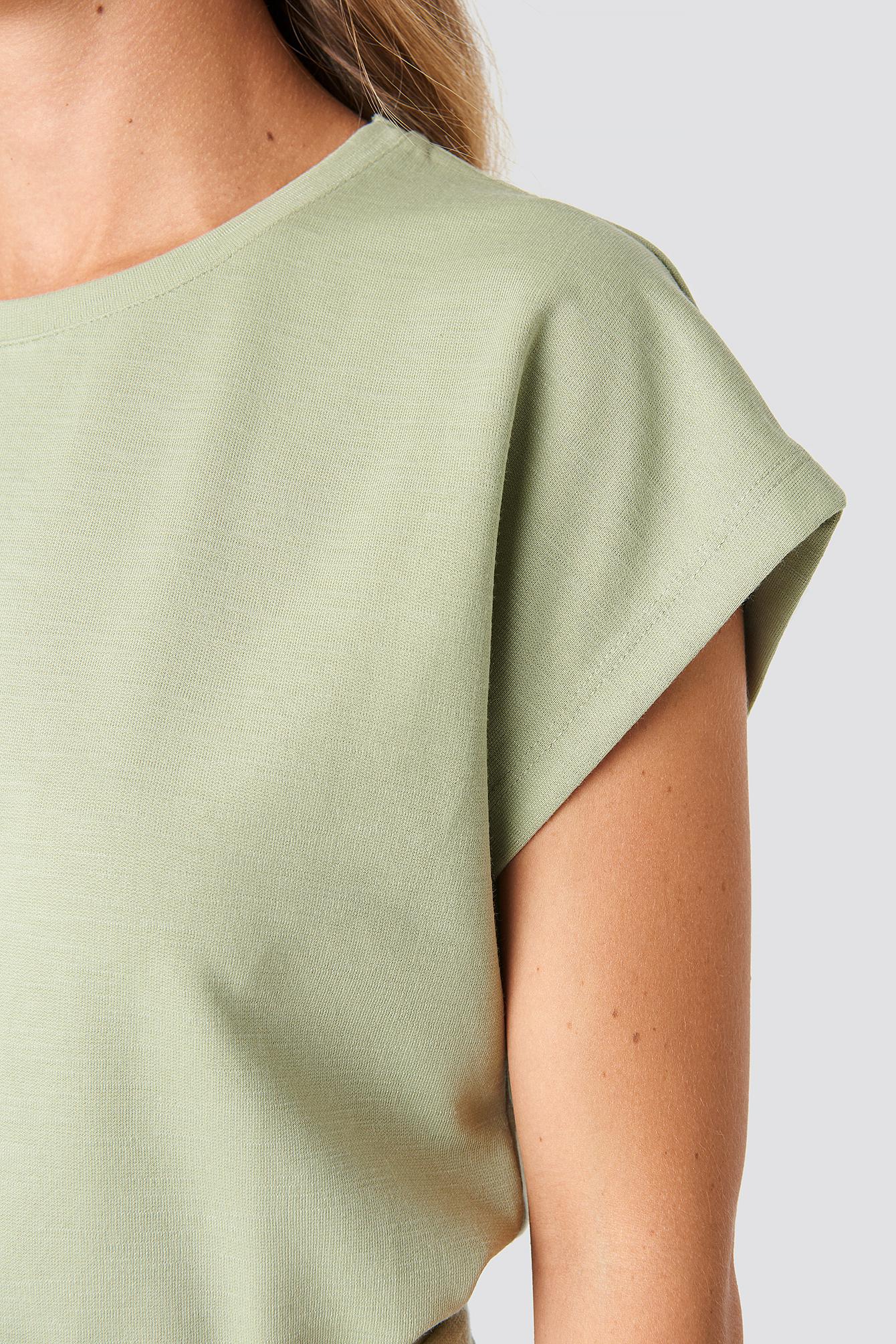 zielony t-shirt okrągły dekolt 