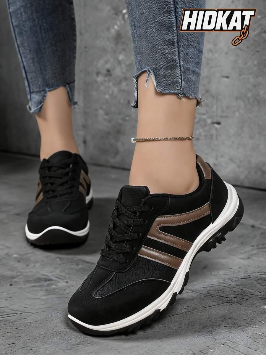 czarne buty sportowe