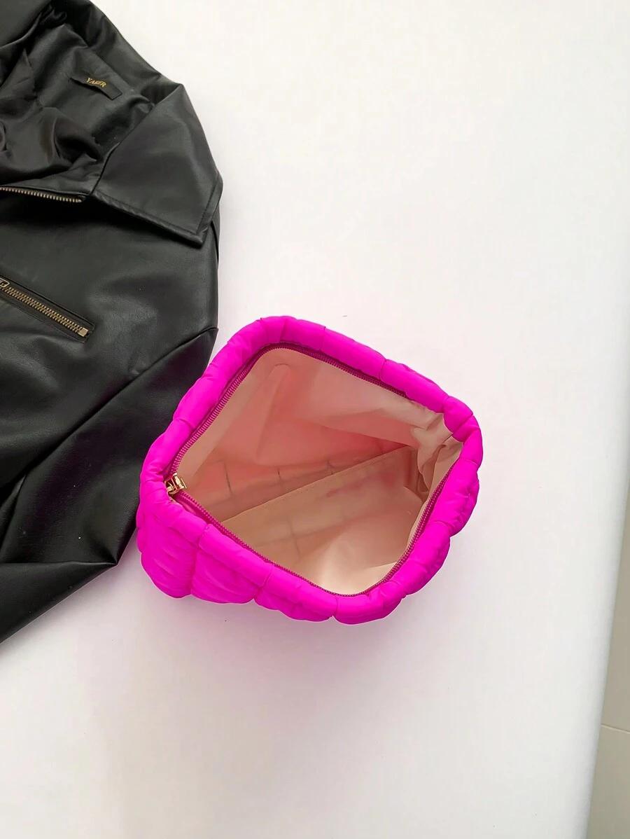 różowa pikowana kosmetyczka