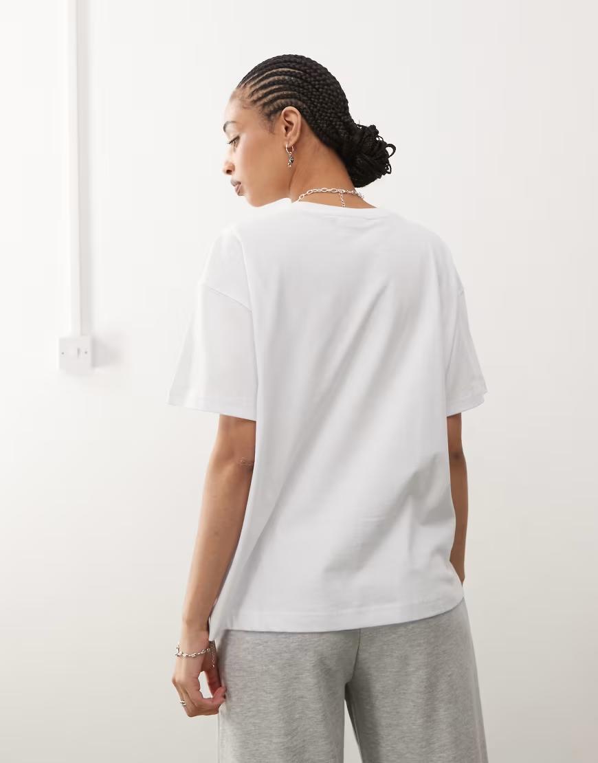 BIAŁY T-SHIRT OVERSIZE