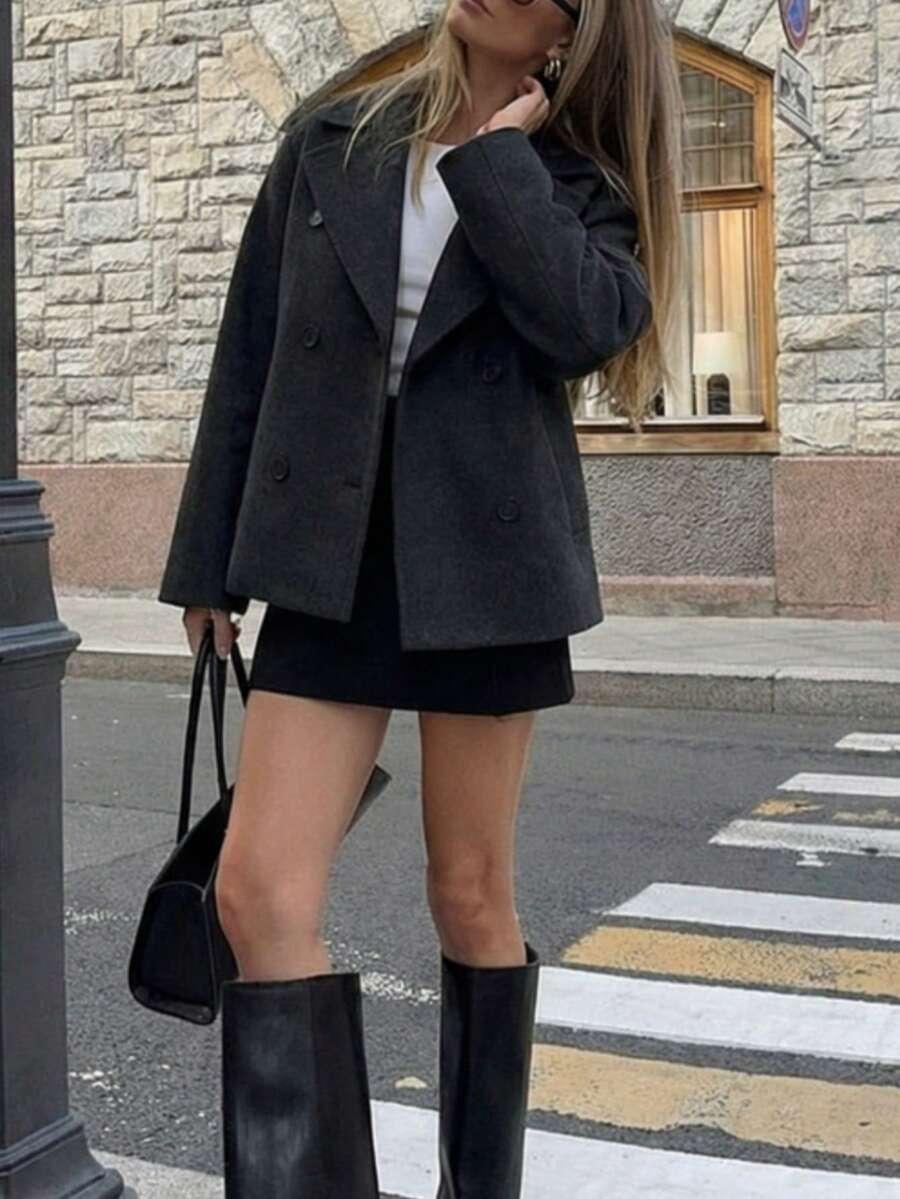 czarny klasyczny płaszcz