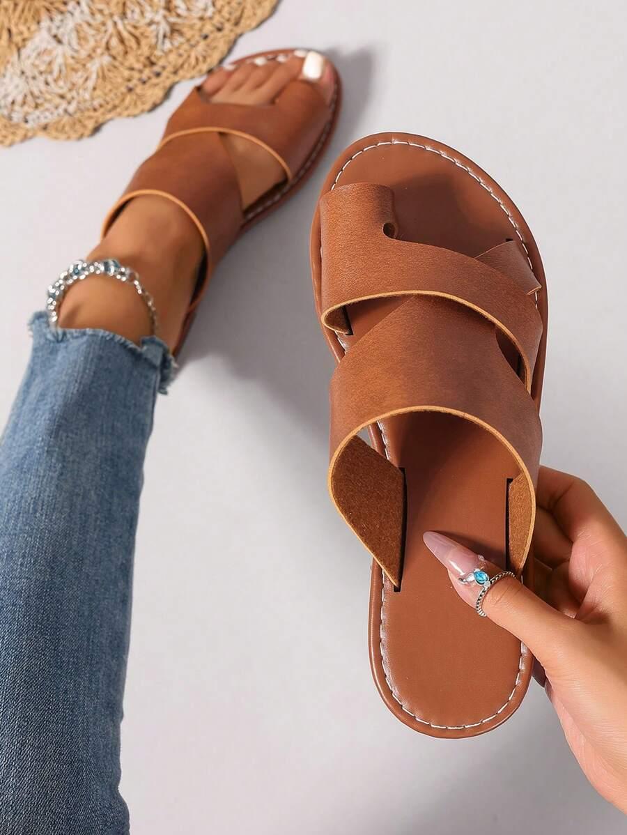 brązowe klapki casual