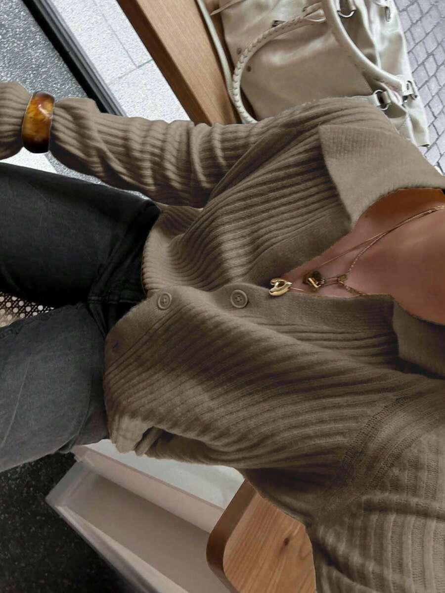 BRĄZOWY SWETER GUZIKI