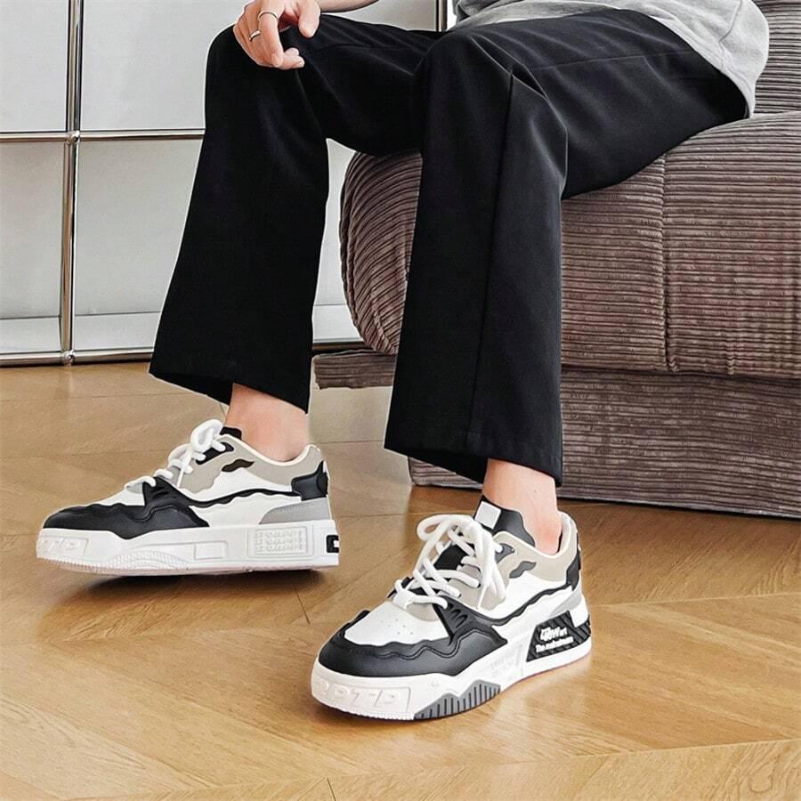 sznurowane buty sportowe