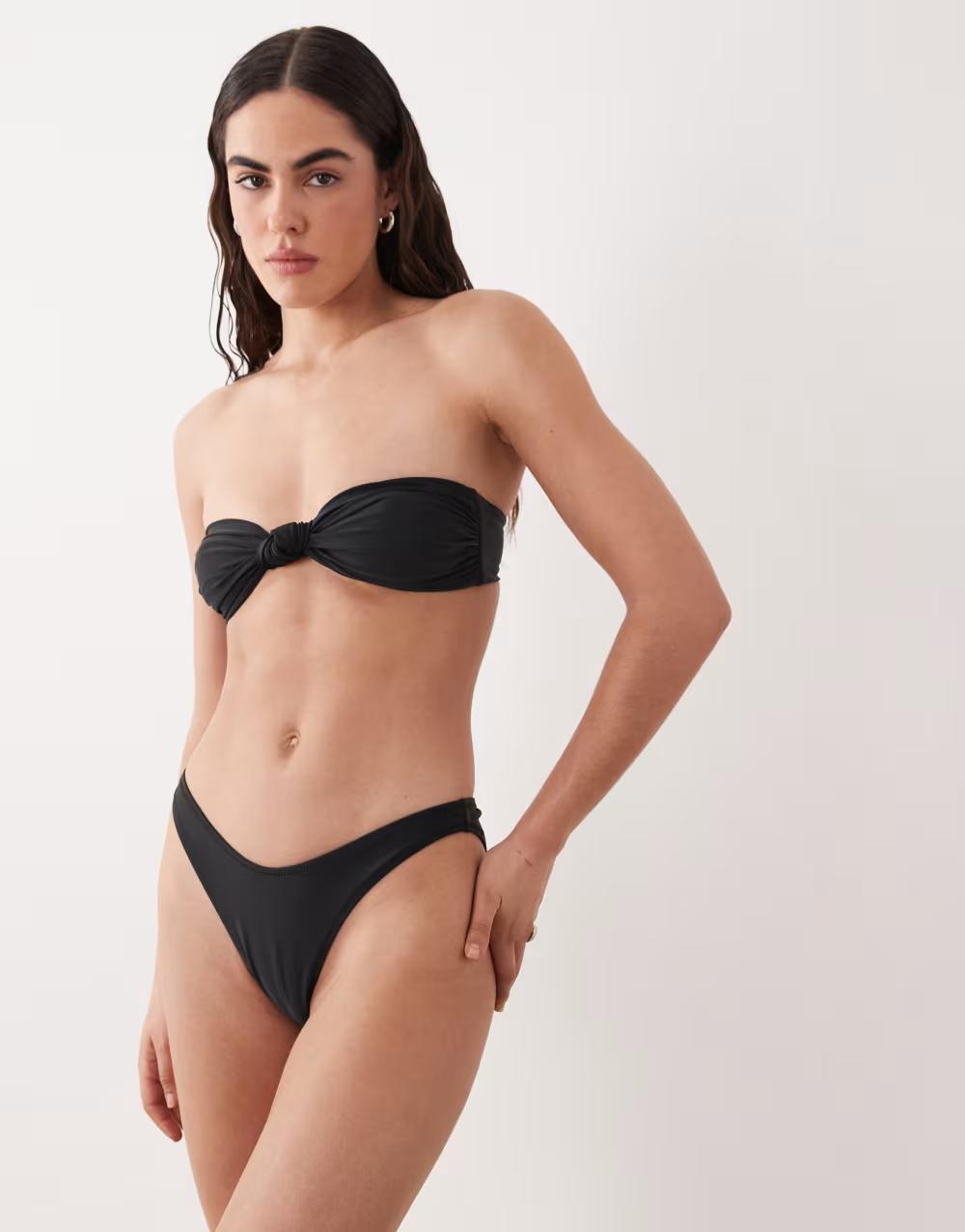 CZARNY DÓŁ OD BIKINI