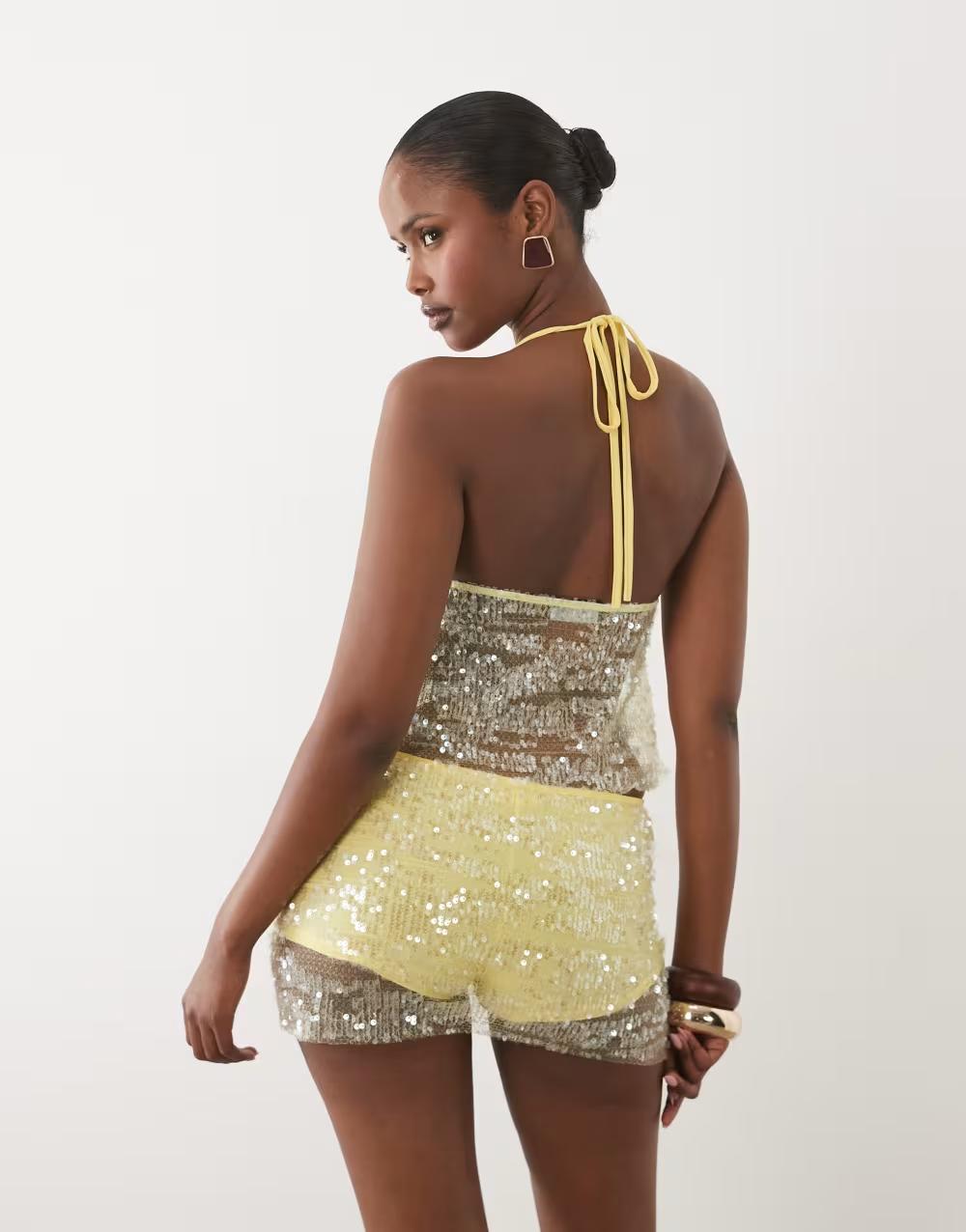 żółte spodenki zdobienie cekiny