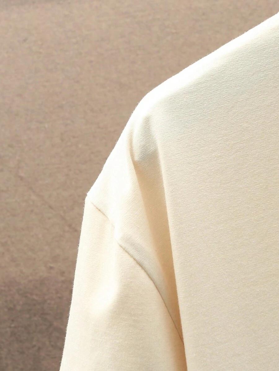 klasyczny gładki beżowy t-shirt basic