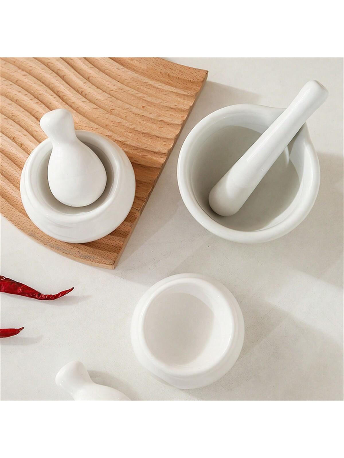 biały ceramiczny moździerz
