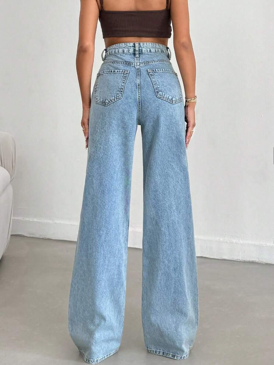 niebieskie spodnie jeans 