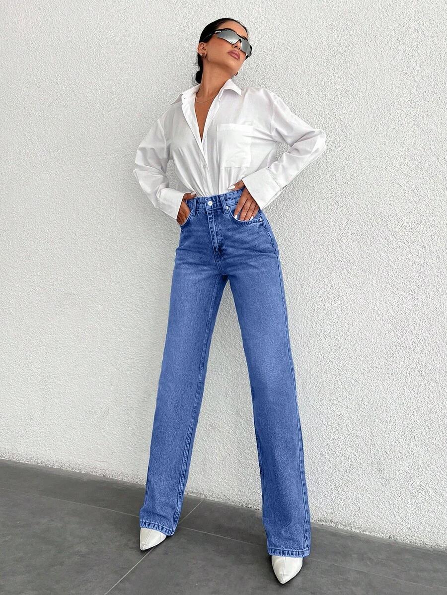 niebieskie spodnie jeans 