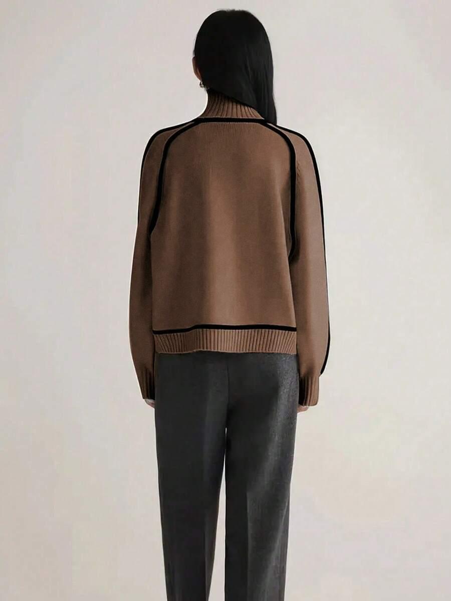 brązowy sweter golf