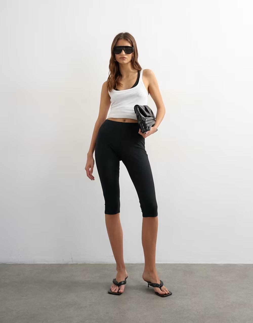 CZARNE LEGGINSY PRZED KOLANO