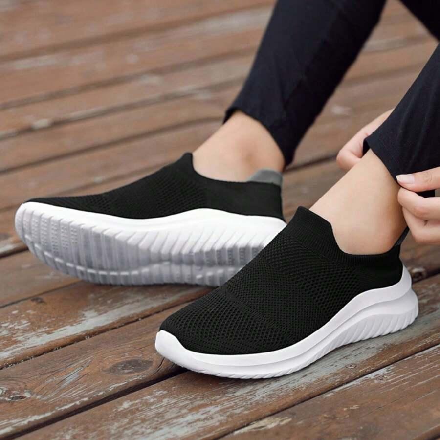 czarne buty sportowe