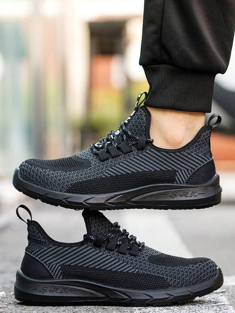 czarne sznurowane buty sportowe