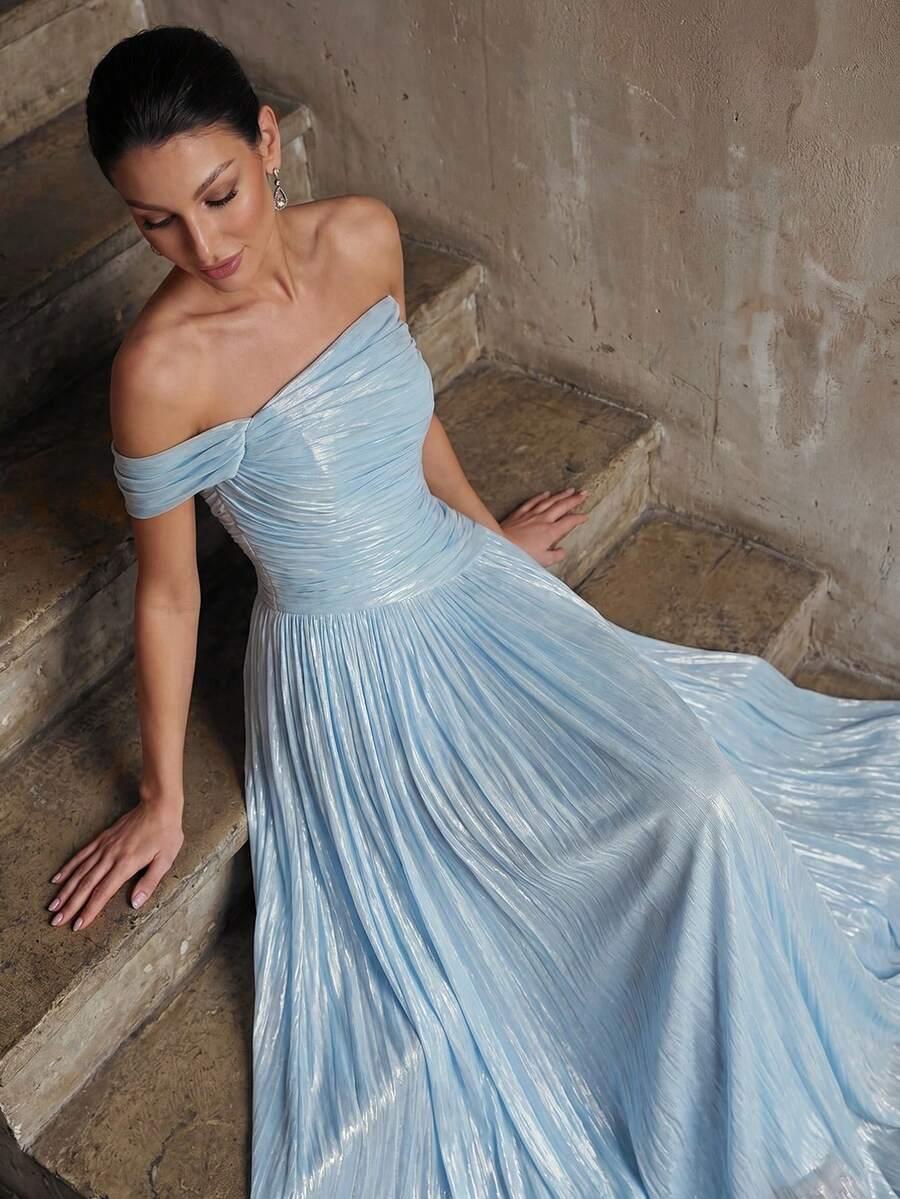 niebieska maxi sukienka