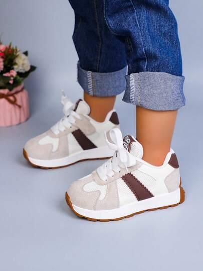 sznurowane buty sportowe 