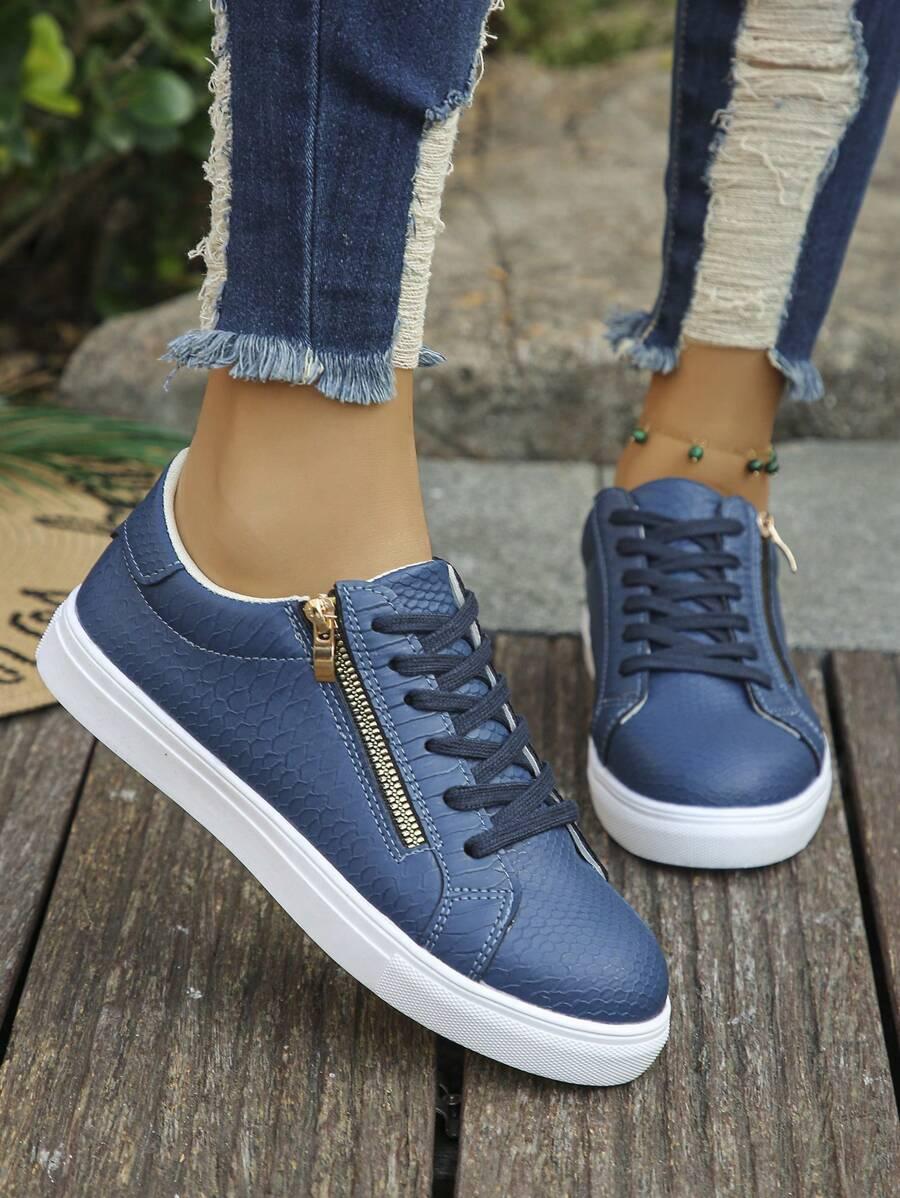 niebieskie wsuwane buty 