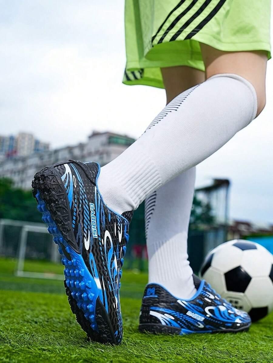 niebieskie buty sportowe wzór