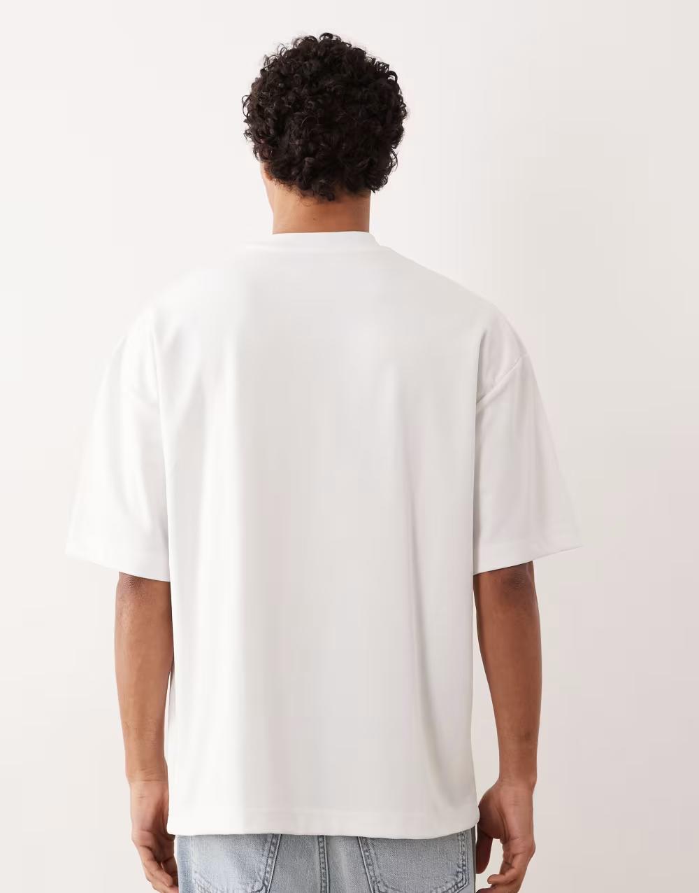biały t-shirt okrągły dekolt casual