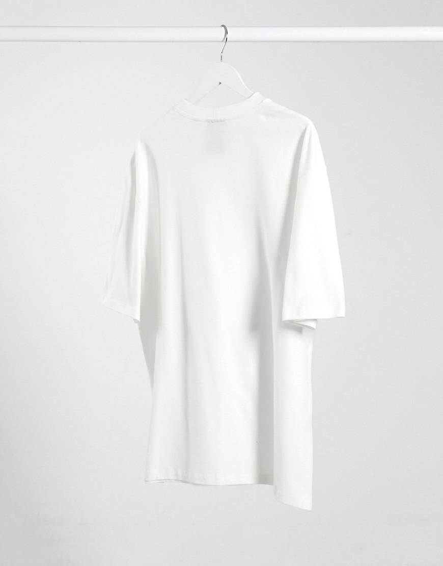 biały t-shirt logo