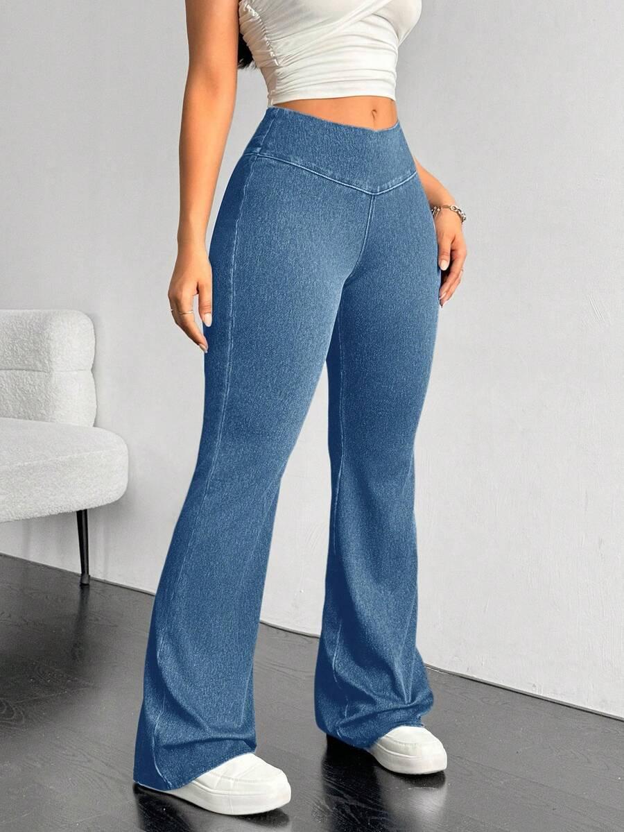 niebieskie spodnie jeans dzwony