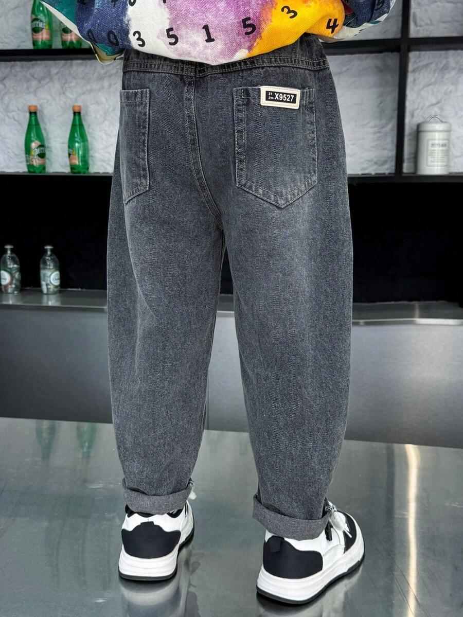 szare spodnie jeans