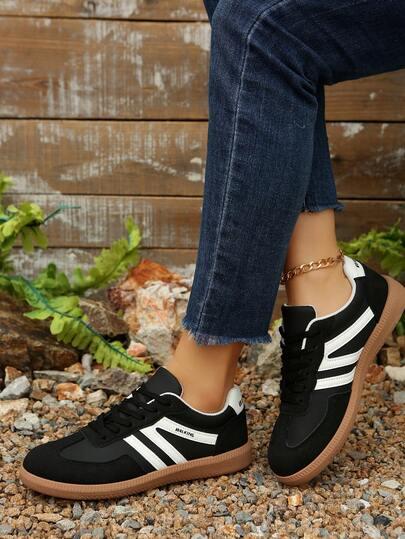 Czarne buty sportowe 