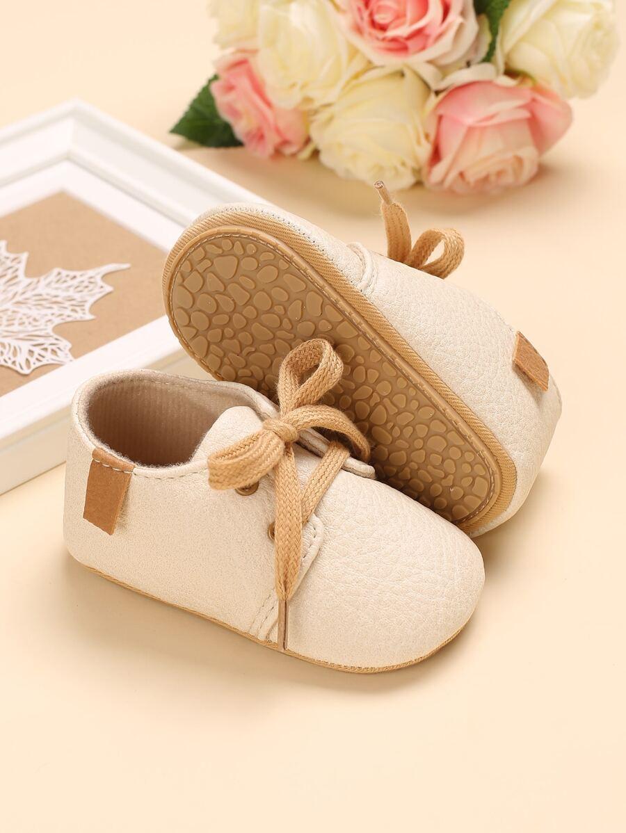 beżowe buty sznurowanie