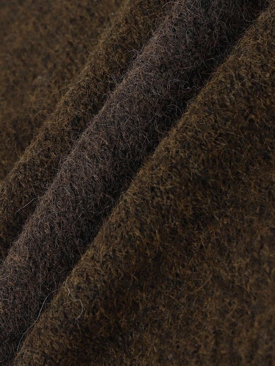 brązowy sweter bez rękawów