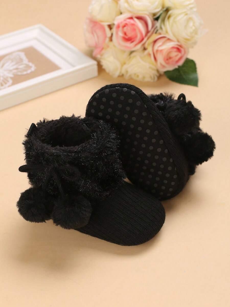 CZARNE BUTY POMPONY