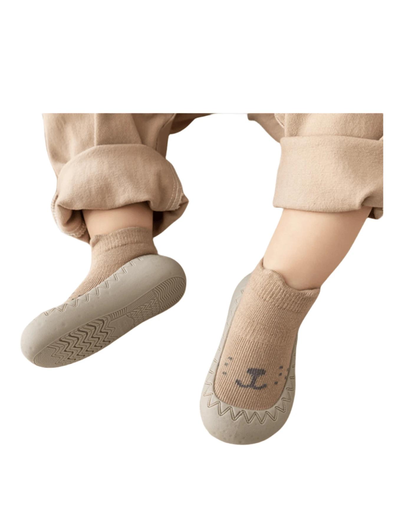 beżowe buty wzór