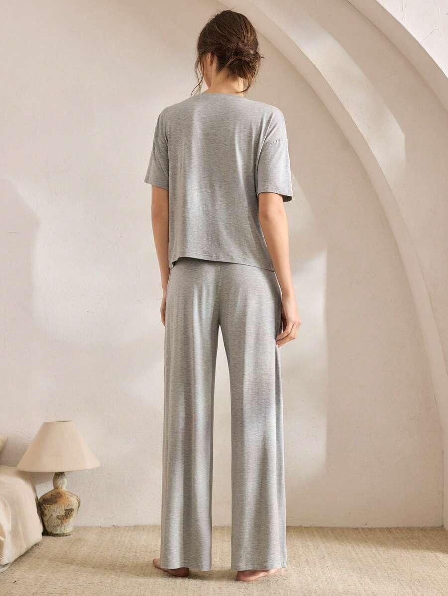 szary komplet t-shirt spodnie piżama