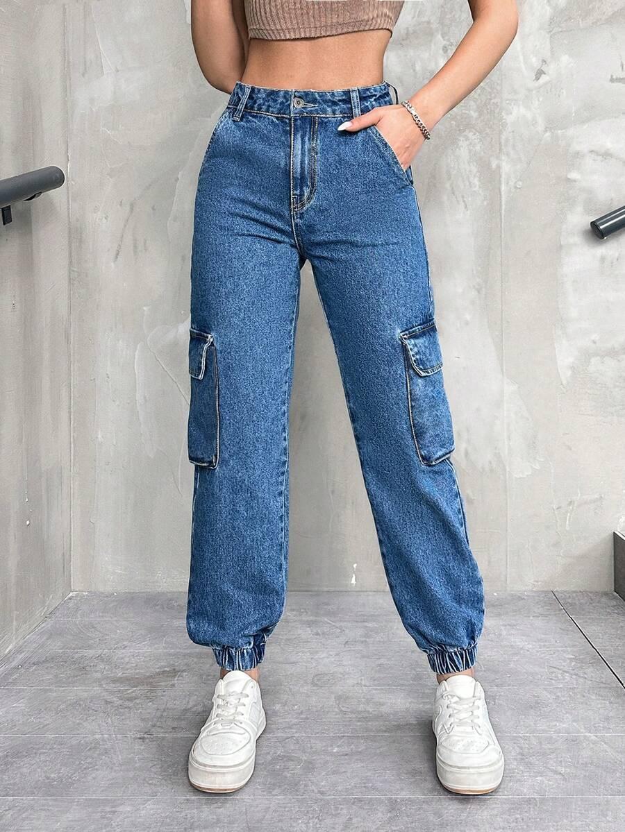 niebieskie spodnie jeans