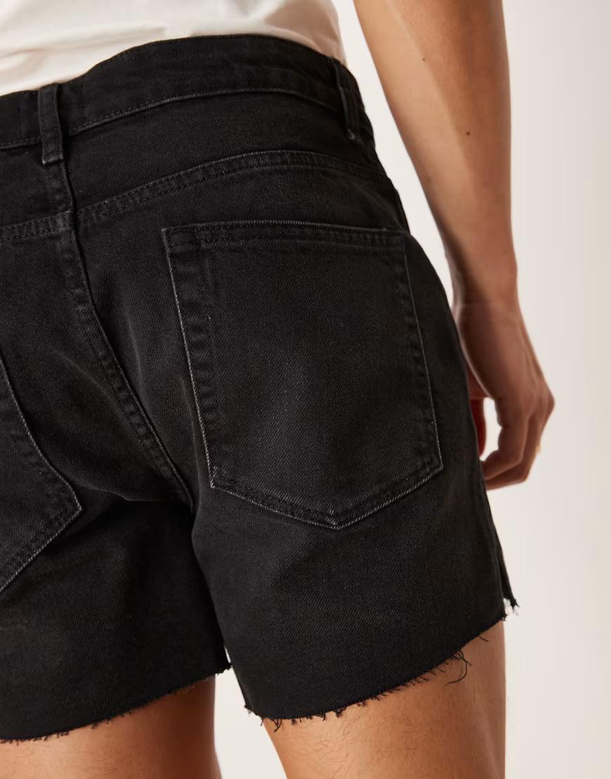 czarne spodenki jeans 