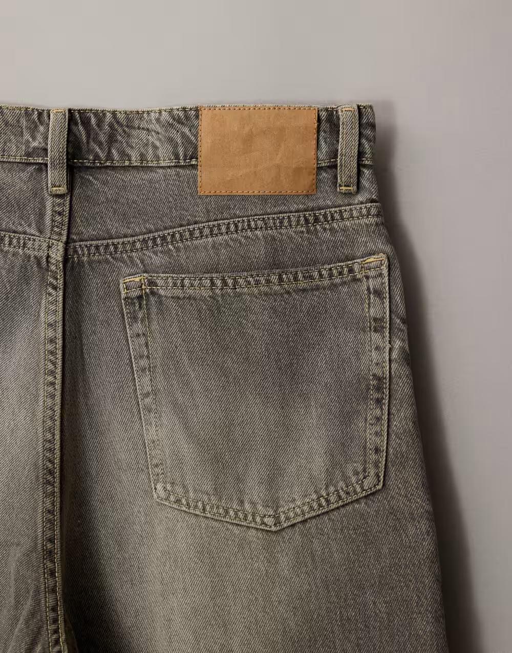 szare spodnie jeans