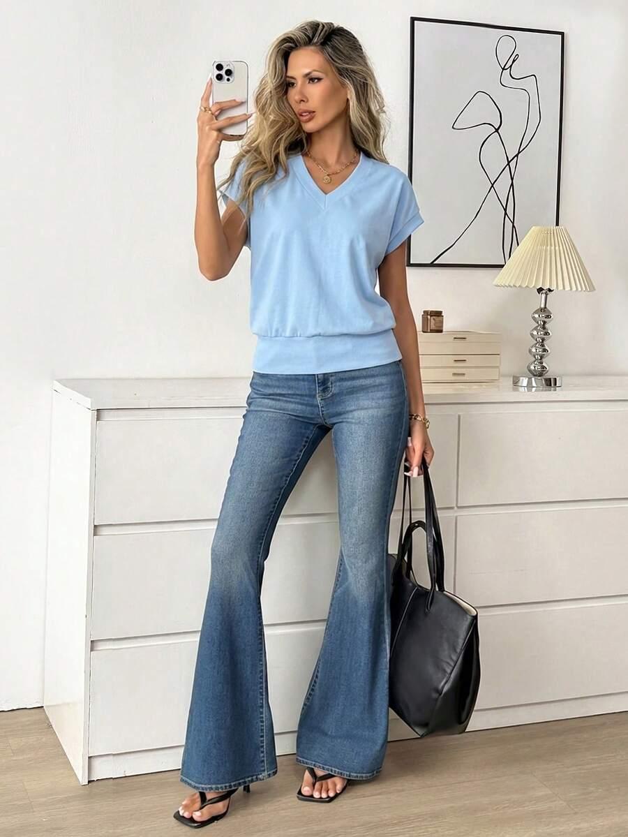 niebieska bluzka v-neck