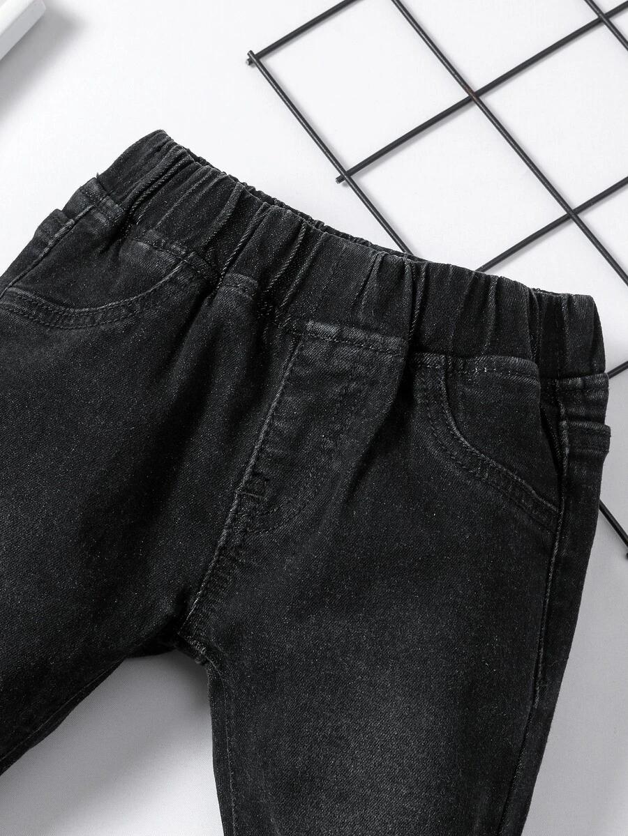 czarne spodnie jeans