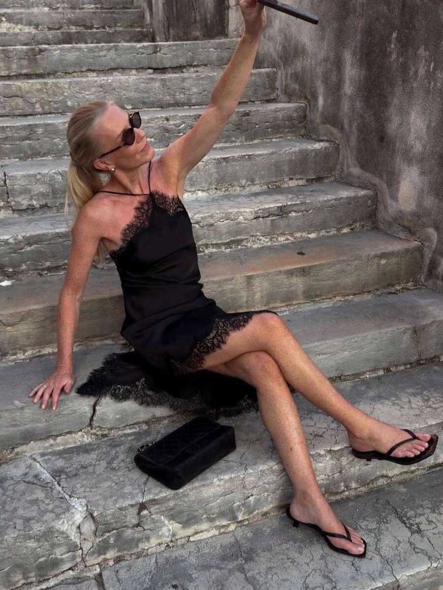 czarna satynowa sukienka
